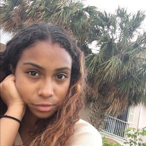 Meet your Posher, Val